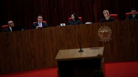Foto tomada durante la sesión del Tribunal Supremo Electoral de Brasil dedicada al voto respecto a la candidatura de Lula da Silva, 31 de agosto de 2018