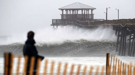 VIDEOS: Florence comienza a inundar parte de las Carolinas