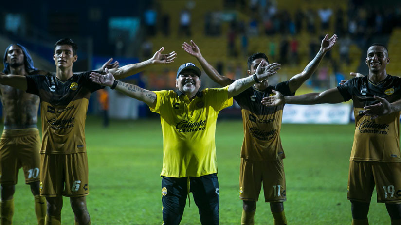 Maradona 'ficha' a su novia para Dorados