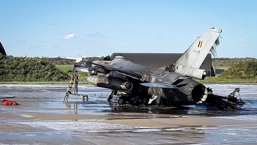 FOTOS: Mecánico dispara por error el cañón de un F-16 y destruye otro caza de la Fuerza Aérea belga