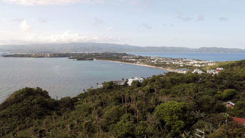 Una isla filipina pasa de ser "una cloaca" a ejemplo de turismo sostenible