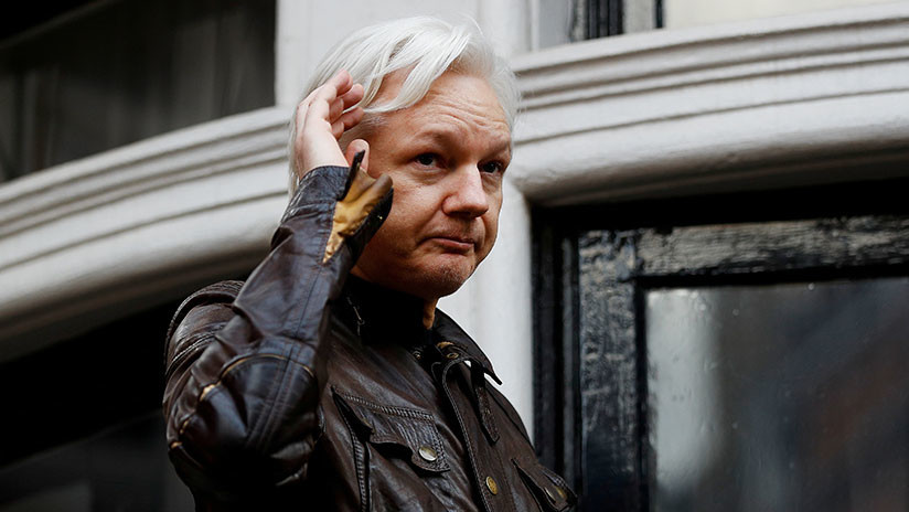 Convocan a plantón en Ecuador para pedir que se le retire la nacionalidad a Assange