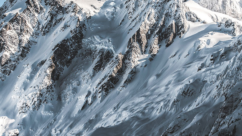 Una alpinista se 'desentierra' a sí misma tras ser alcanzada por una avalancha