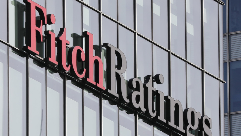 Fitch cambia a panorama negativo la calificación de México