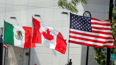 Banderas de México, Canadá y Estados Unidos.