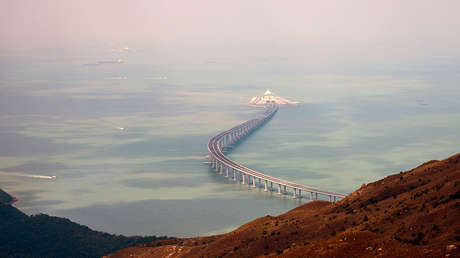 FOTOS: China abre el mayor puente marítimo del planeta, pero no para todos los conductores