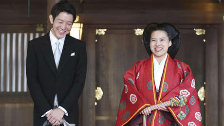 La princesa Ayako y su esposo Kei Moriya, en Tokio, Japón, el 29 de octubre de 2018.