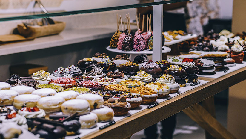 Vecinos compran donas todos los días para apoyar a vendedor Vecinos compran donas todos los días para apoyar a vendedor