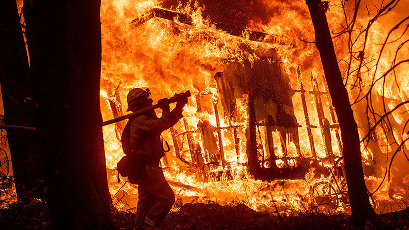 Incendio catastrófico en California 5bec07b5e9180f4f078b4567