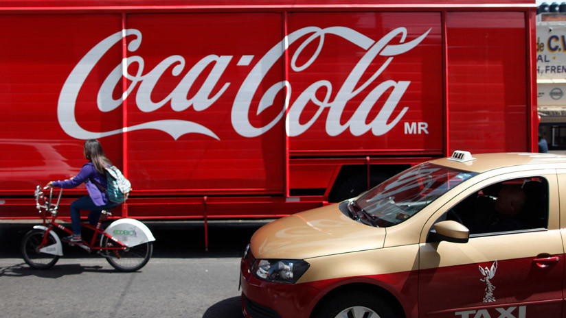 Mexicano interpone demanda millonaria contra Coca-Cola por robo de propiedad industrial