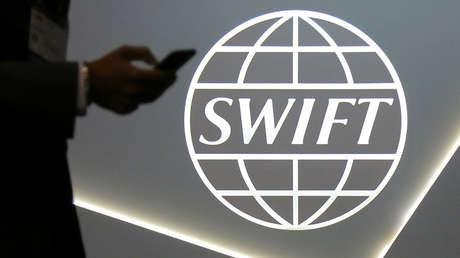 Logo de SWIFT en una conferencia en Toronto (Canadá).