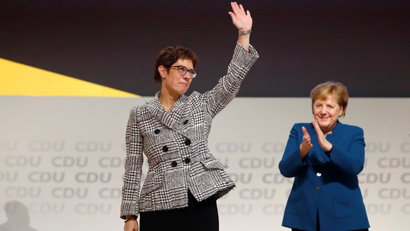 Nueva era en Alemania: Kramp-Karrenbauer, elegida líder de CDU tras 18 años de presidencia de Merkel