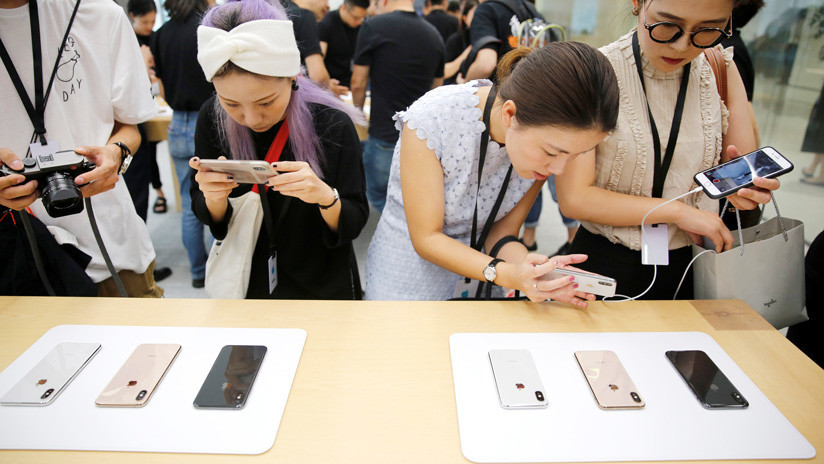 China prohíbe la venta de varios modelos de iPhone y las acciones de Apple caen enseguida