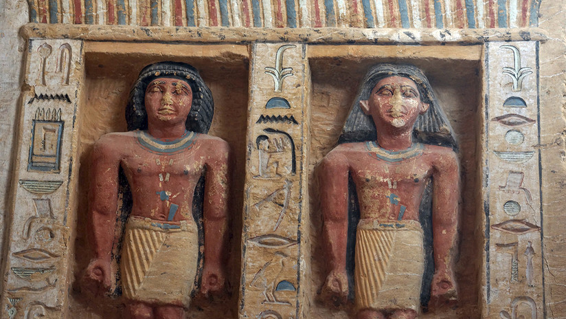 Hallan en Egipto una tumba de hace 4.400 años con 45 estatuas de piedra