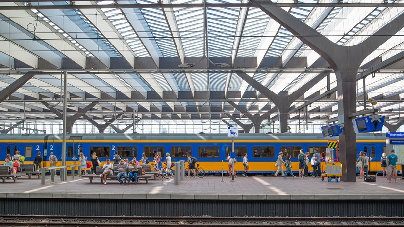 "Preciosa, eres muy atractiva": Holanda impone la primera multa por acoso sexual verbal callejero