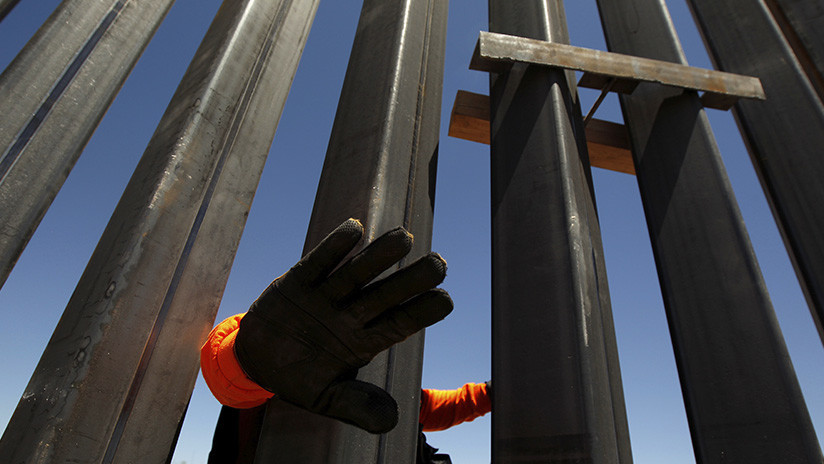 Un hombre de Florida recauda fondos para burlar el muro de Trump cavando túneles subterráneos