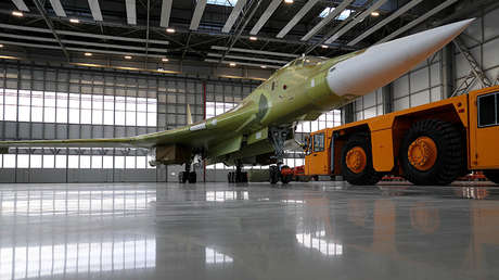 Prototipo del modernizado bombardero estratégico Tu-160M2