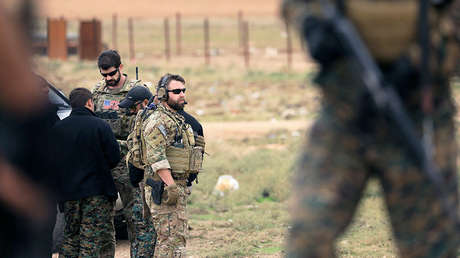 Soldados estadounidenses patrullan cerca de la frontera turca en Hasaka (Siria), el 4 de noviembre de 2018.