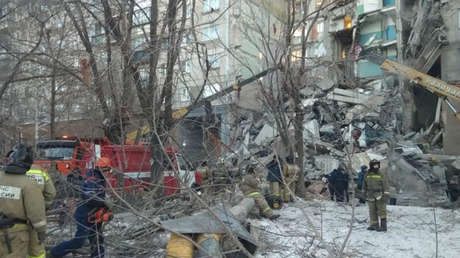 El edificio parcialmente derrumbado en la ciudad de Magnitogorsk, Rusia, el 31 de diciembre de 2018