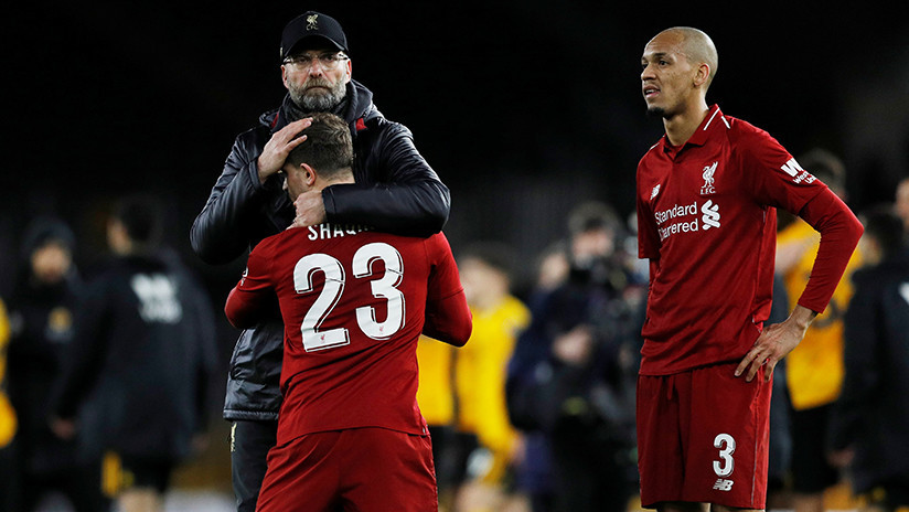 VIDEO Shaqiri 'desaparece' tras un abrazo de Jürgen Klopp en una extraña ilusión óptica