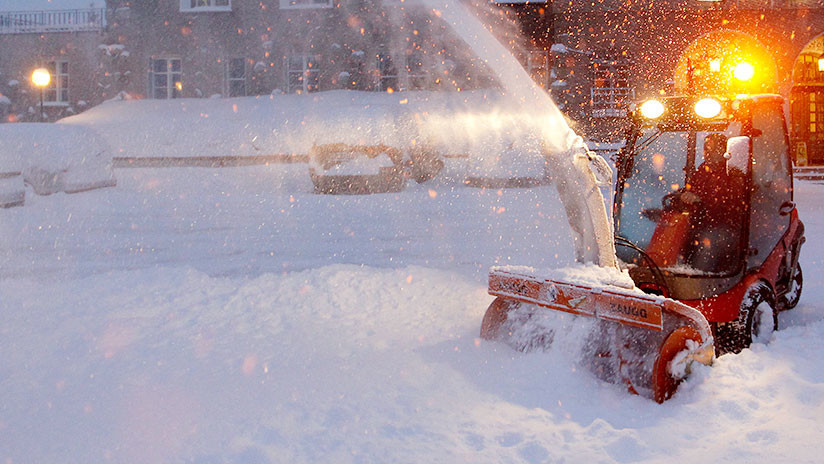 FOTOS, VIDEO: Avalancha de nieve de 300 metros irrumpe en un hotel en Suiza