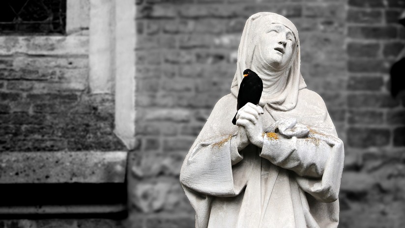 Acusan a un sacerdote argentino de dejar morir a su amante para que nadie se entere de su relación