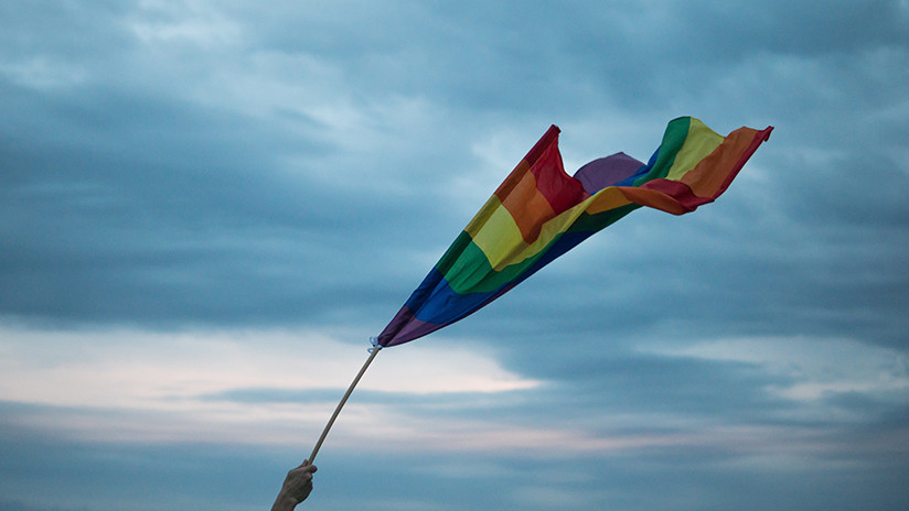 Un presentador de la televisión egipcia irá a la cárcel por invitar a un gay