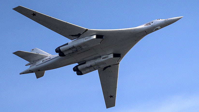 'Cisnes blancos' en el Ártico: Dos Tu-160 rusos sobrevuelan las aguas del Extremo Norte ruso (VIDEO)