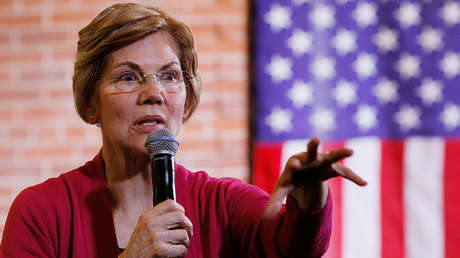 Elizabeth Warren visita Puerto Rico y promete ayuda tras el paso del huracán María