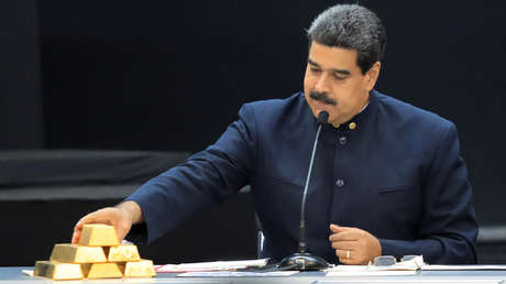 El presidente de Venezuela, Nicolás Maduro, en una reunión con los ministros del sector económico en el Palacio de Miraflores de Caracas, el 22 de marzo de 2018