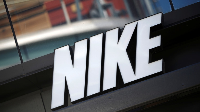 Exigen a Nike retirar una línea de zapatillas 