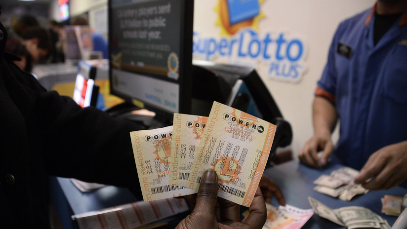 ¿Quién recibe el dinero?: compra un billete de lotería ganador con una tarjeta de crédito robada y la arrestan