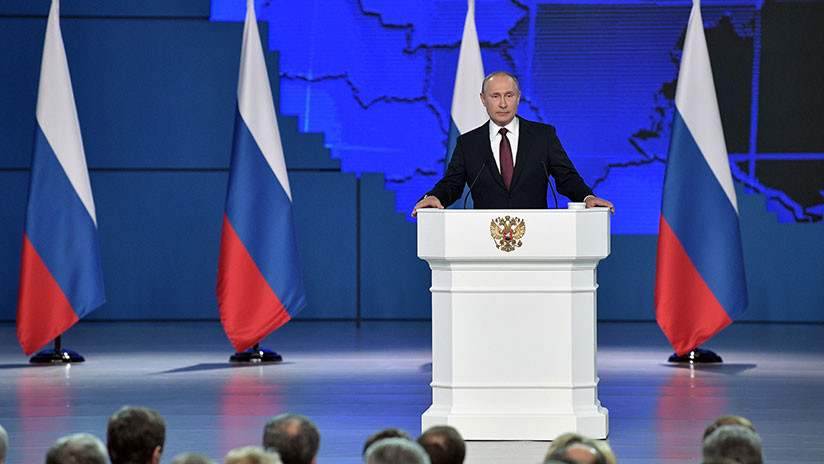 "EE.UU. continúa con políticas destructivas y erróneas": Putin explica cómo responderá Rusia a las posibles amenazas
