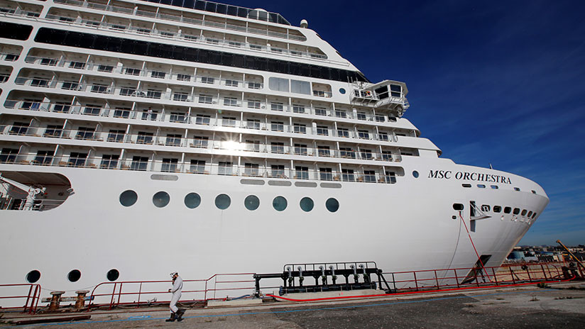 VIDEO: Dos cruceros pertenecientes a la misma compañía chocan en un puerto de Argentina