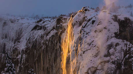 La 'cascada de fuego' de un parque nacional de EE.UU. vuelve a fascinar (FOTOS)