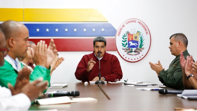 Maduro pide la renuncia a todo su gabinete de ministros para una 