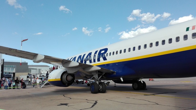 VIDEO: Una pelea en pleno vuelo entre dos pasajeros acaba con un mordisco en la nariz