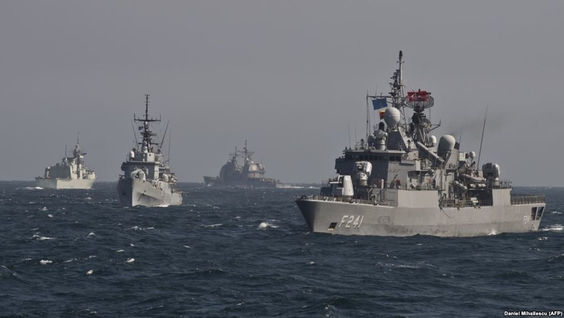 Naves de la Flota rusa escoltan a los buques de guerra de la OTAN que entraron en el mar Negro