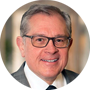 James L. Madara, vicepresidente ejecutivo de la Asociación Médica Estadounidense