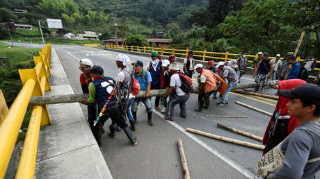 Indígenas bloquean la carretera Panamericana en el departamento de Cauca, Colombia, 17 de marzo de 2019