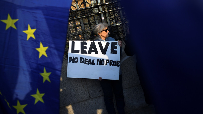 El Parlamento británico rechaza todas las alternativas al Brexit propuestas por May