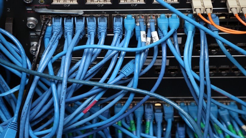'Hackean' três servidores do FBI e "mais de 1.000 sites" e afirmam ter coletado "mais de um milhão de dados"