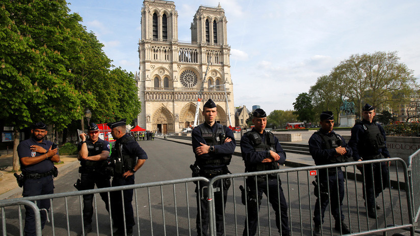 La Policía francesa anuncia la causa más probable del incendio en la Catedral de Notre Dame