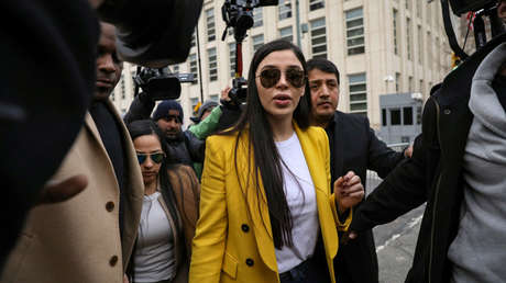 Emma Coronel, esposa de 'El Chapo' Guzmán, a la salida del juicio a su esposo. Nueva York, 11 de febrero de 2019.