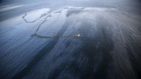 Un vertido de petróleo en el océano Pacífico, cerca del condado de Santa Barbara (California, EE.UU.), 20 de marzo del 2015.