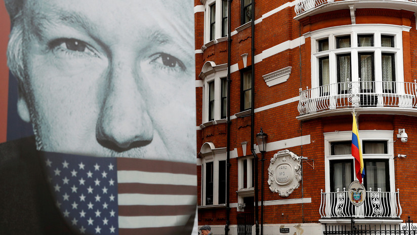 Condenan a Julian Assange a más de 11 meses de prisión por violar las condiciones de su libertad bajo fianza