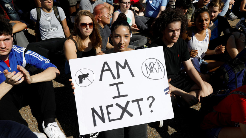 Profesores de Florida podrán portar armas en las aulas 