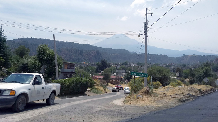 VIDEO: Así es la vida bajo el volcán Popocatépetl, una "bomba de tiempo" que no avisa