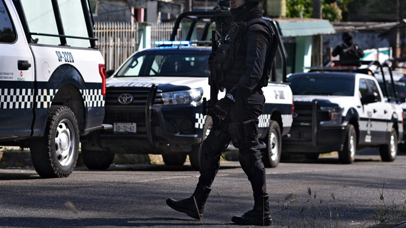VIDEO: Un comando secuestra a un hombre en Ciudad de México y un auto-patrulla de la Policía los escolta