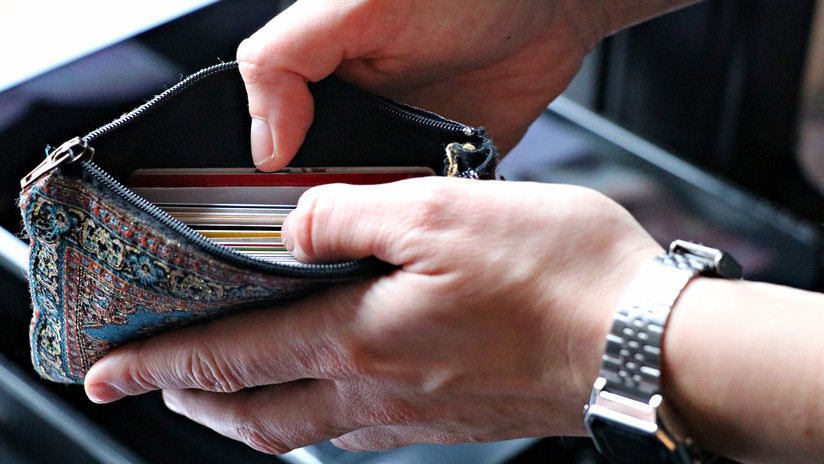 Le roban la cartera y 10 años más tarde un buen samaritano le devuelve todas sus tarjetas por correo